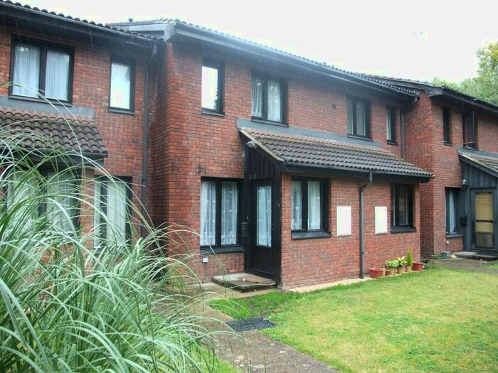 1 Bedroom Terraced House To Rent In Aspen Close, Staines, TW18