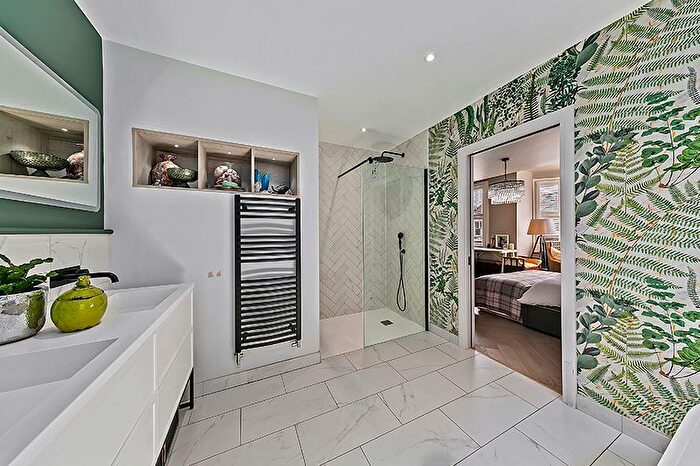 3 Bedroom Flat To Rent In Cresswell Road, Twickenham, TW1