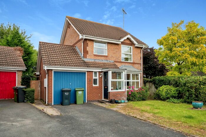 3 Bedroom Detached House For Sale In Amroth Gardens, Berkeley Beverbourne, Worcester, WR4