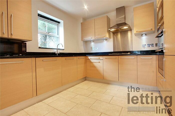 2 Bedroom Apartment To Rent In The Ridgeway, Enfield, Middlesex, EN2