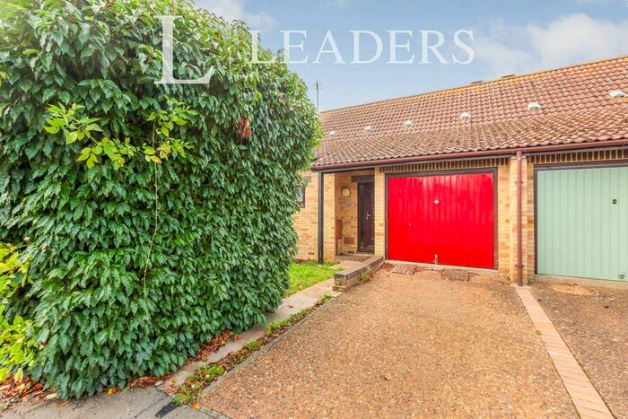 3 Bedroom Semi-Detached House To Rent In Engaine Drive, Shenley Church End, MK5