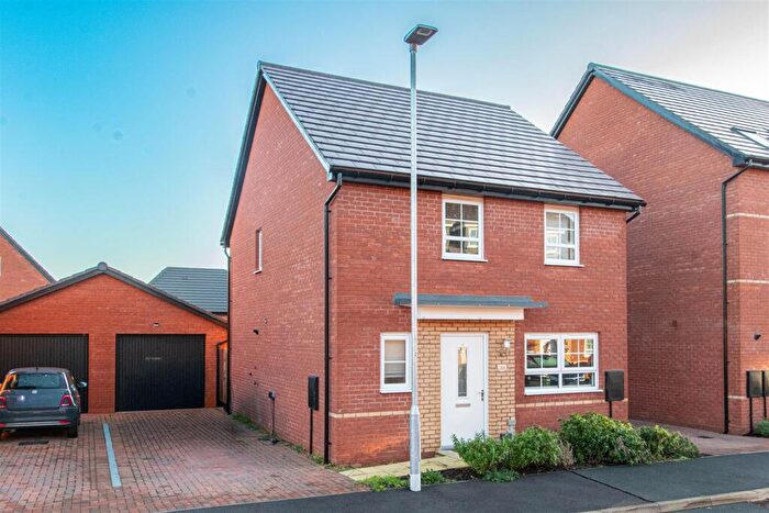 4 Bedroom Detached House For Sale In Brockhall Crescent, NN15
