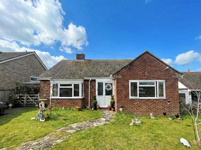 3 Bedroom Detached Bungalow For Sale In Bulbridge Road, Wilton, Salisbury, SP2
