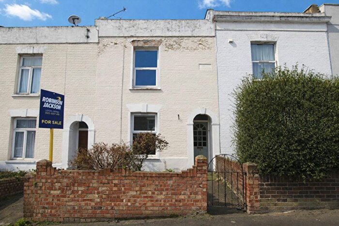 3 Bedroom Terraced House For Sale In Crescent Road, Woolwich, SE18