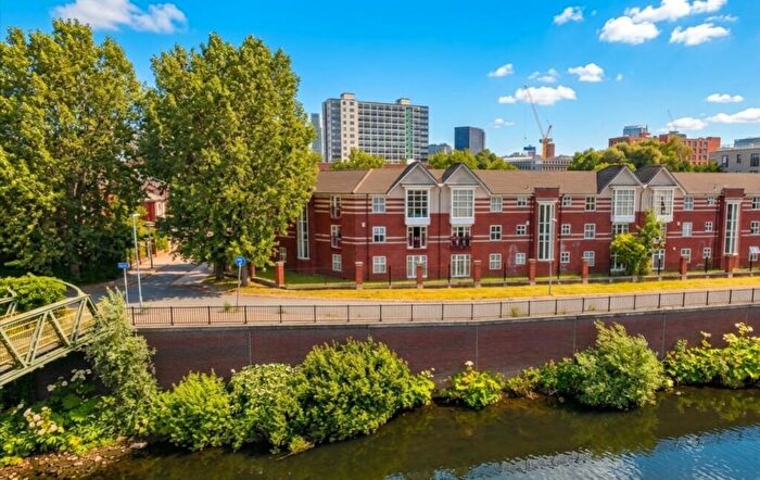 3 Bedroom Flat For Sale In Linen Court, Salford, Lancashire, M3