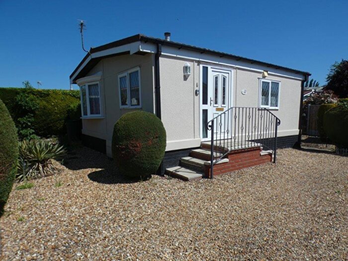 1 Bedroom Park Home For Sale In Graceland Mobile Home Park, Farndon Road, Market Harborough, Leicestershire, LE16