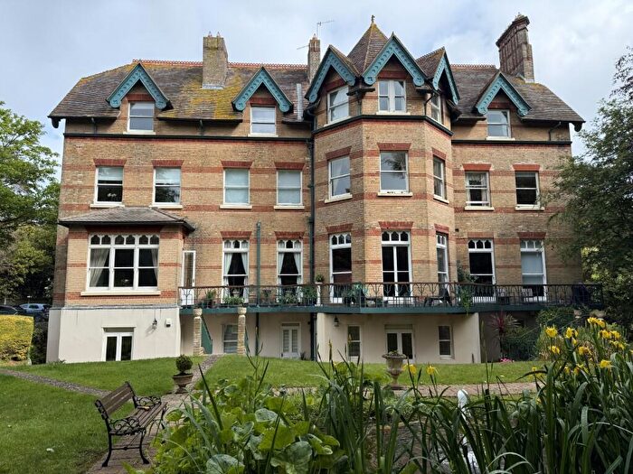 2 Bedroom Flat For Sale In Gervis Road, Bournemouth, Dorset, BH1
