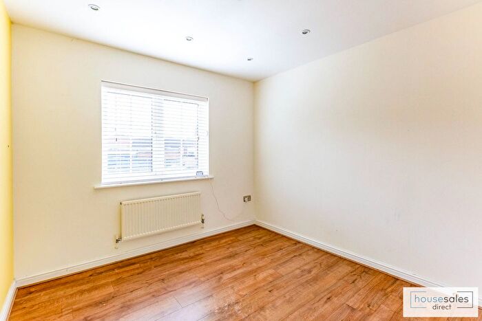 4 Bedroom Detached House For Sale In Thornbridge Close, Rushden, NN10