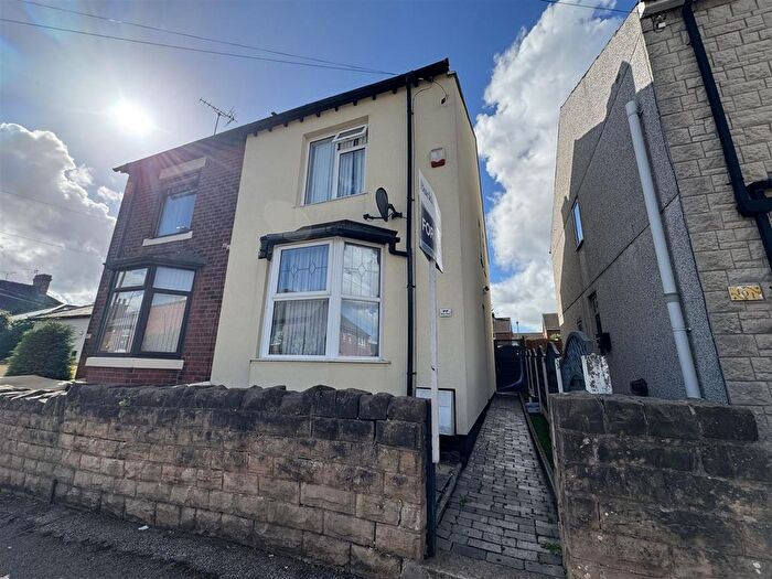 3 Bedroom Semi-Detached House For Sale In George Street, Mansfield, NG19