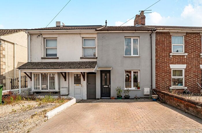 3 Bedroom Terraced House For Sale In Beechcroft Road, Swindon, Wiltshire, SN2