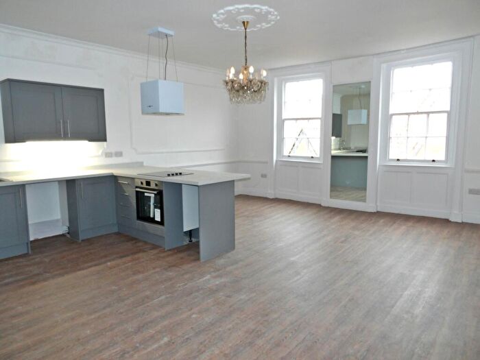 2 Bedroom Flat To Rent In North Gate, Newark, NG24