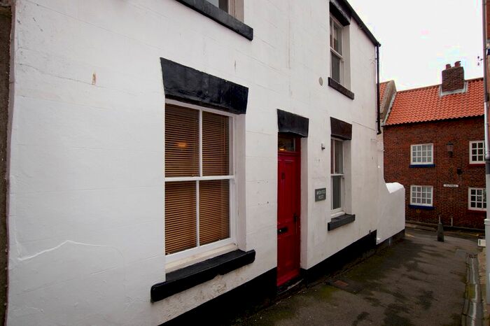 2 Bedroom Cottage To Rent In Princess Lane, Scarborough, YO11