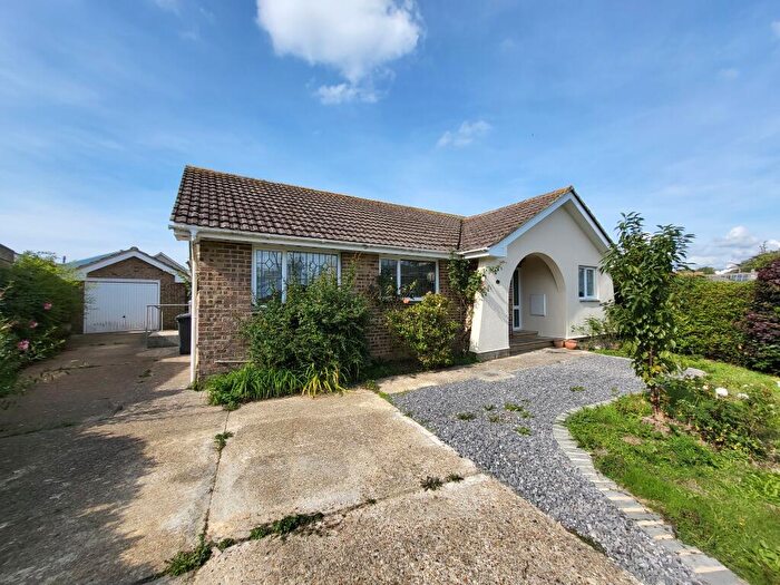 3 Bedroom Bungalow To Rent In Braxton Meadow, Norton, PO41