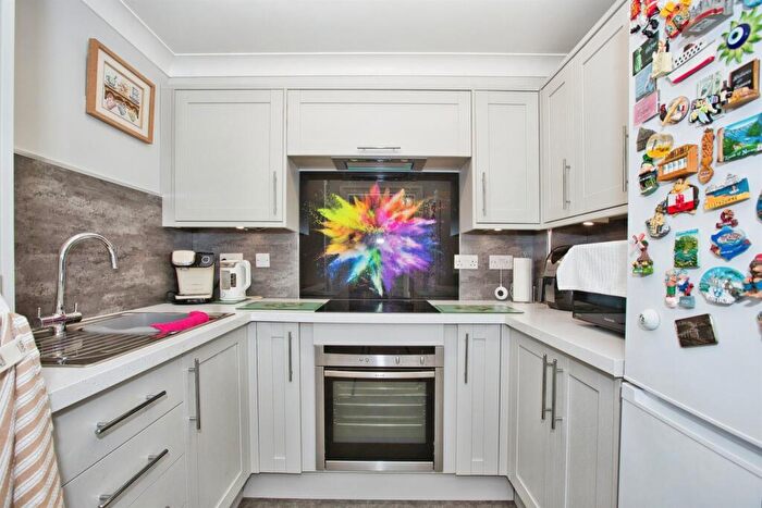 2 Bedroom Apartment For Sale In South Street, Yeovil, BA20