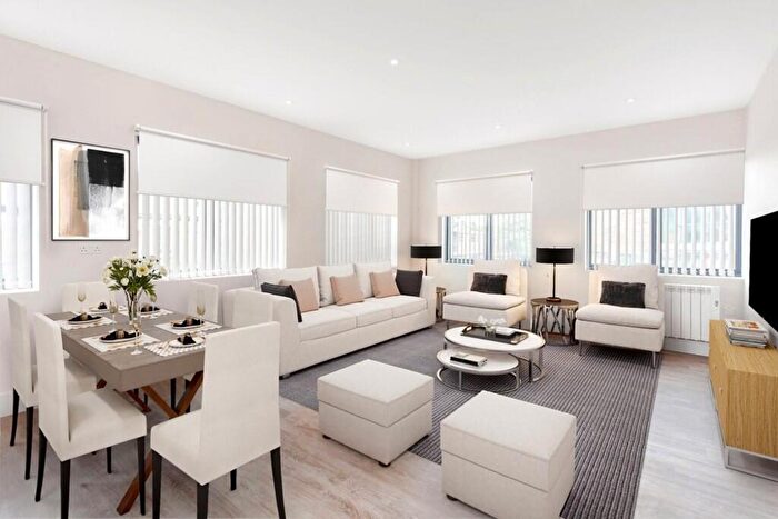 2 Bedroom Apartment To Rent In Redwood House, Enfield, EN2