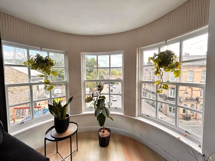 2 Bedroom Apartment For Sale In Sowerby Street, Sowerby Bridge, HX6