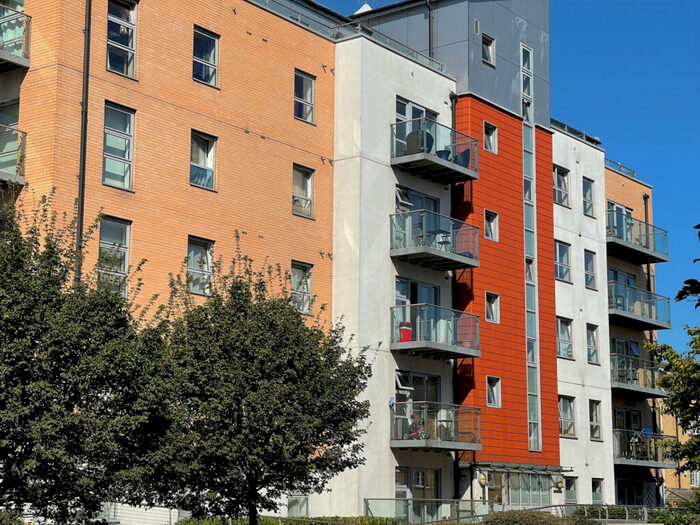 2 Bedroom Flat To Rent In Queen Mary Avenue, E18