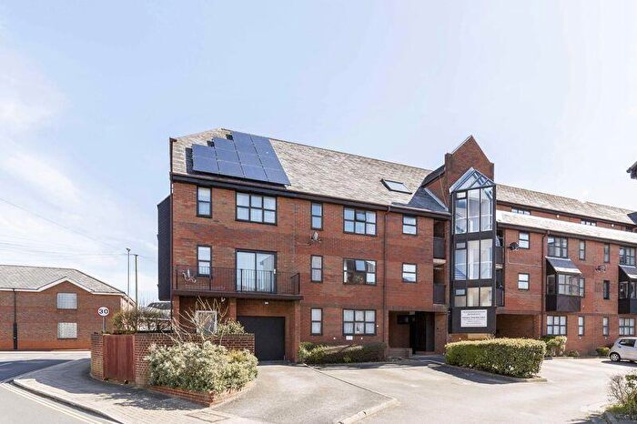 2 Bedroom Apartment To Rent In Clarendon Road, Southsea, PO5