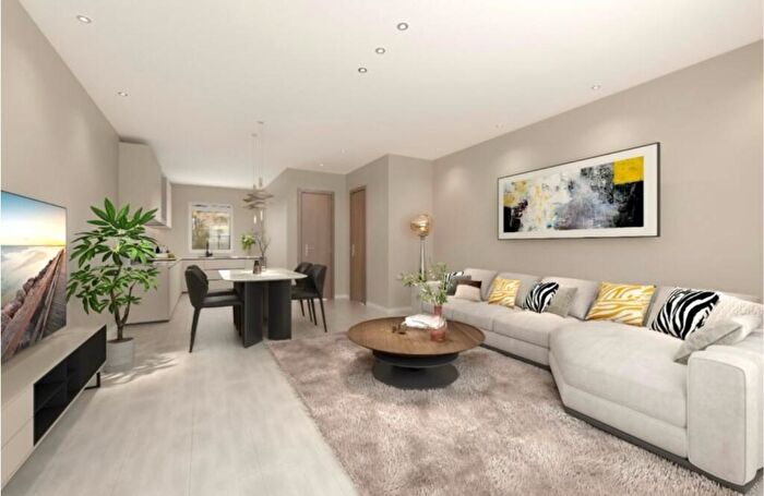 3 Bedroom Semi-Detached House For Sale In Chorley Road, Swinton, M27