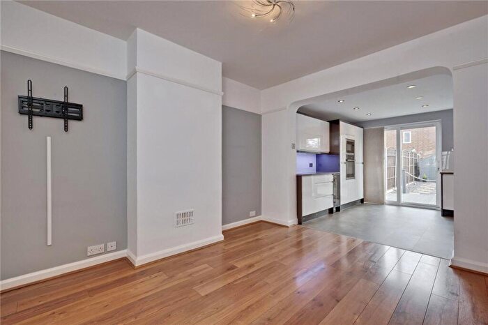 4 Bedroom Semi-Detached House To Rent In Cottimore Avenue, Walton-On-Thames, Surrey, KT12