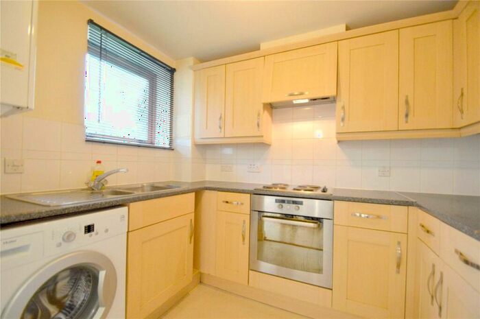 1 Bedroom Apartment To Rent In Harry Close, Croydon, CR0
