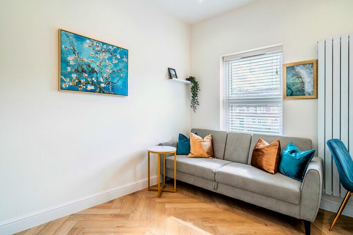 1 Bedroom Flat To Rent In Grafton Road, London, NW5