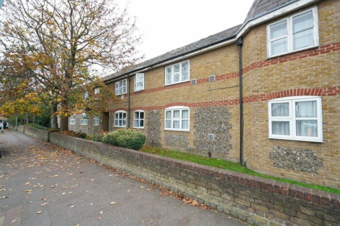 2 Bedroom Apartment To Rent In Wharf Road, Grays, RM17