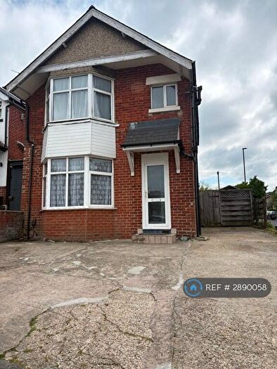 3 Bedroom Detached House To Rent In Northfield Road, Southampton, SO18