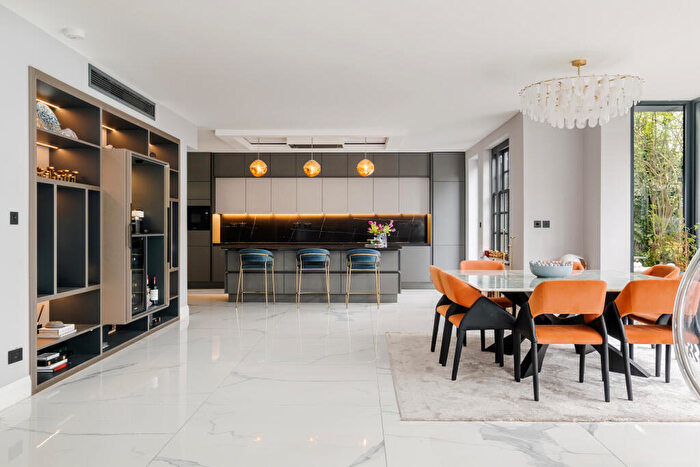 6 Bedroom House For Sale In Brondesbury Park, London, NW6