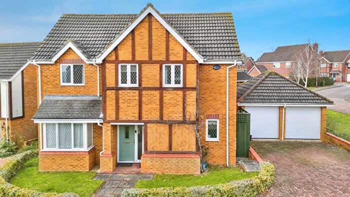 4 Bedroom Detached House For Sale In Goodhew Close, Kettering, NN15