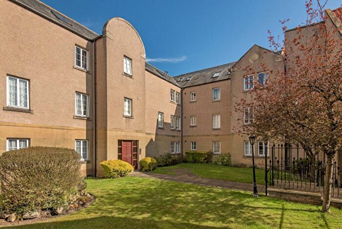 2 Bedroom Apartment For Sale In Alexandra Court, St. Andrews, Fife, KY16