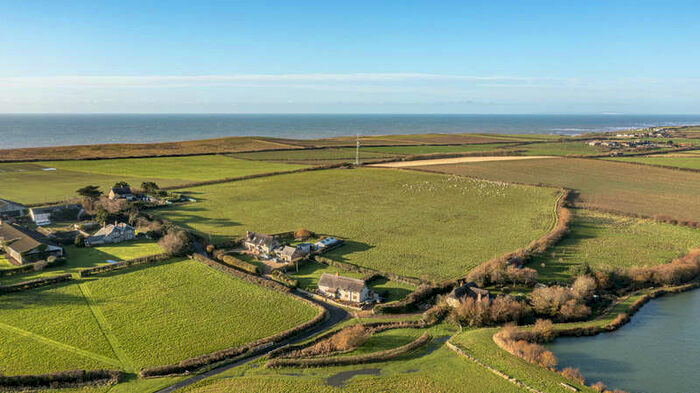 4 Bedroom Cottage For Sale In Brighstone, Isle Of Wight, PO30