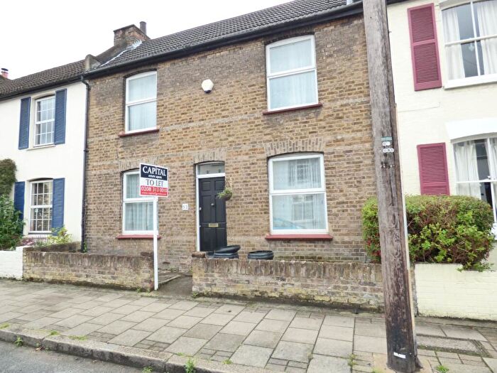 2 Bedroom Terraced House To Rent In Bromley, Kent, BR2
