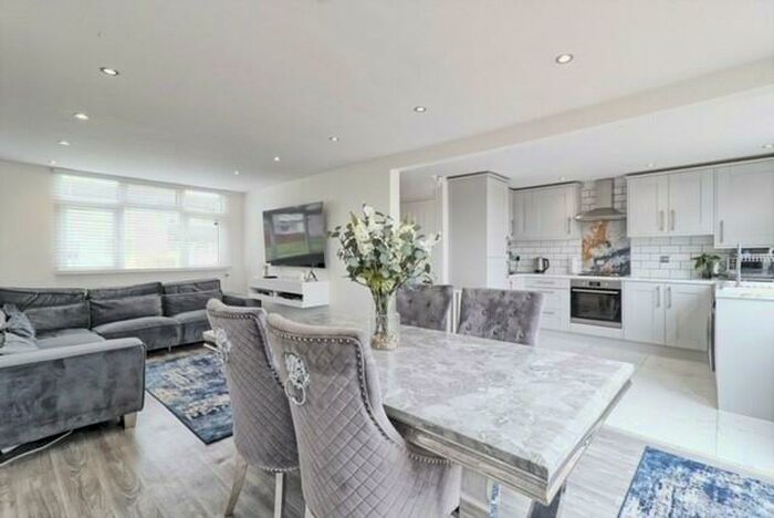 3 Bedroom Terraced House To Rent In Second Avenue, Canvey Island, Essex, SS8