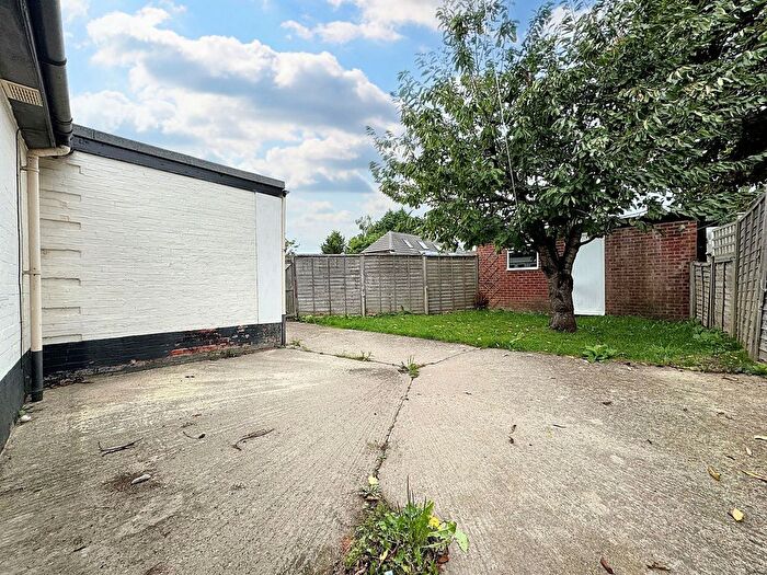 3 Bedroom Detached Bungalow For Sale In Radley Road, Abingdon, OX14