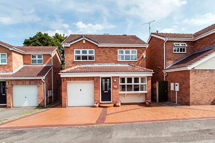 4 Bedroom Detached House For Sale In Windsor Walk, Hasland, S41