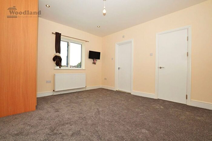 1 Bedroom Studio To Rent In Vicarage Farm Road, Hounslow, TW3