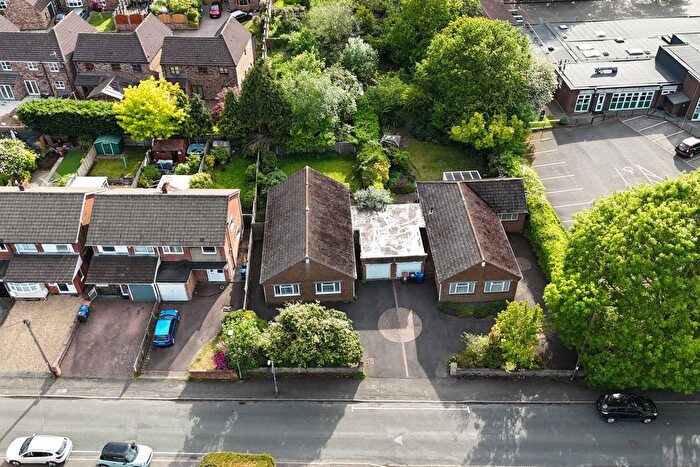 3 Bedroom Bungalow For Sale In Holly Grove Lane, Chase Terrace, Burntwood, WS7