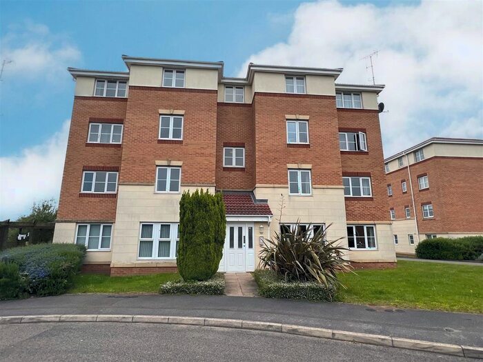 2 Bedroom Flat To Rent In Hatfield House, Forge Drive, Chesterfield, Derbyshire, S40