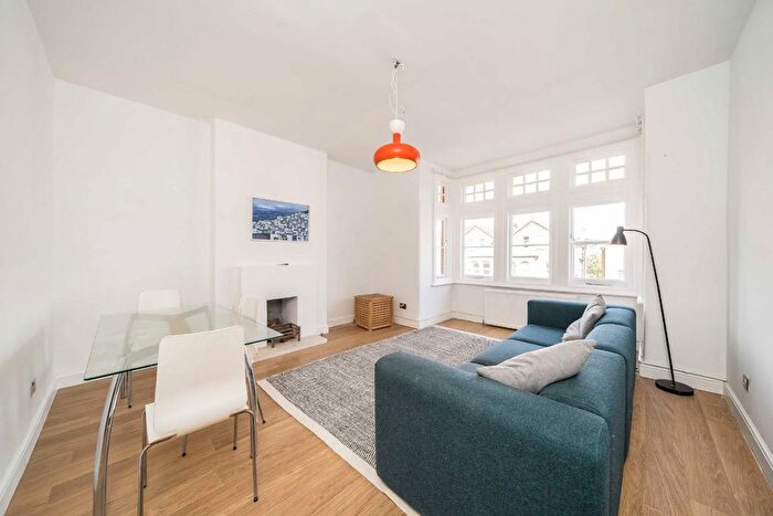 2 Bedroom Flat To Rent In Knollys Road, Streatham, SW16