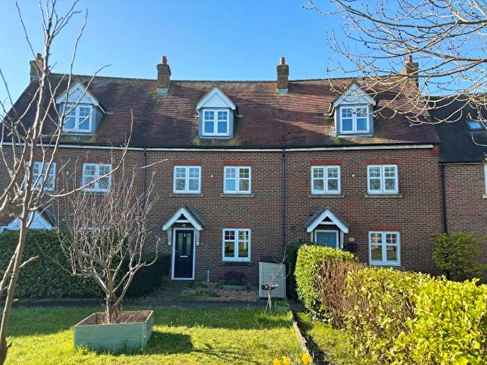 3 Bedroom Town House For Sale In Hunnisett Close, Selsey, PO20