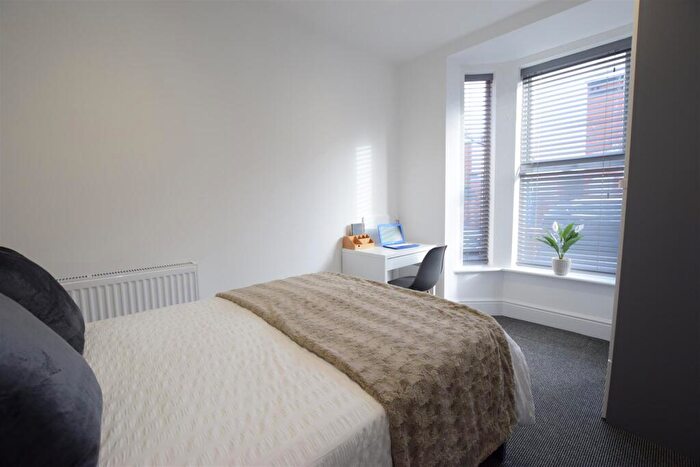 5 Bedroom End Of Terrace House To Rent In Abbot Street - Student Ensuite House - /, LN5