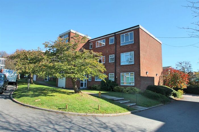 2 Bedroom Flat To Rent In Howton Place, Bushey Heath, Bushey, Hertfordshire, WD23