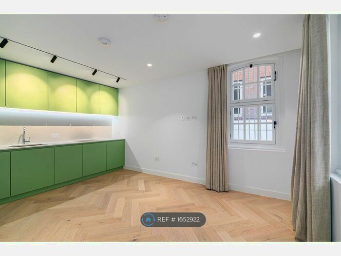 1 Bedroom Maisonette To Rent In Tower Court, London, WC2H