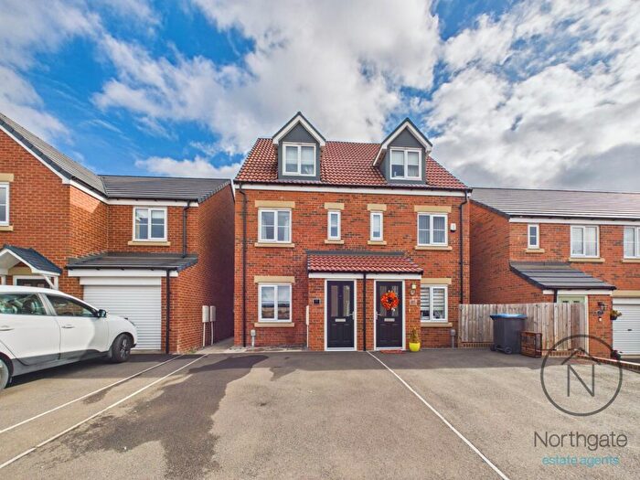 3 Bedroom Semi-Detached House For Sale In Birch Way, Newton Aycliffe, DL5