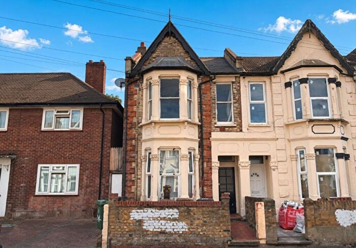 1 Bedroom Flat For Sale In A Frith Road, Leytonstone, London, E11