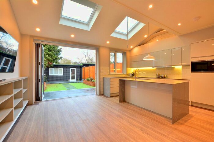 3 Bedroom End Of Terrace House To Rent In Red Lion Lane, London, SE18