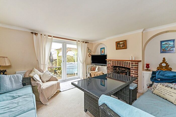 5 Bedroom Detached House For Sale In Longmoor Road, Greatham, Liss, GU33