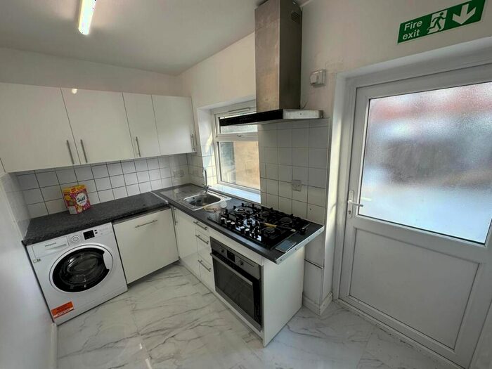 Studio To Rent In Hedgemans Road, Dagenham, RM9