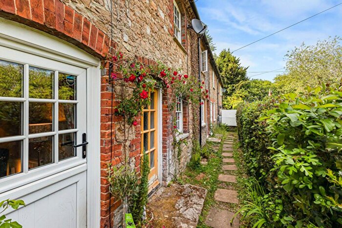 2 Bedroom Property For Sale In Chapel Row, Ightham, Sevenoaks, TN15